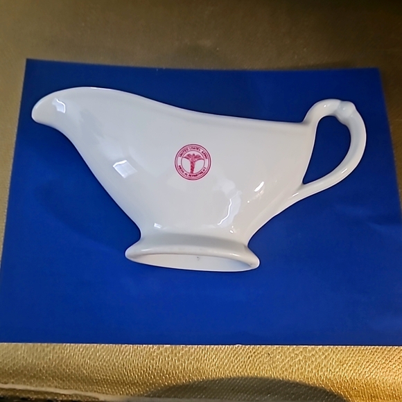 Gravy boat, McNicol China, Clarksburg,  WV - Picture 1 of 4